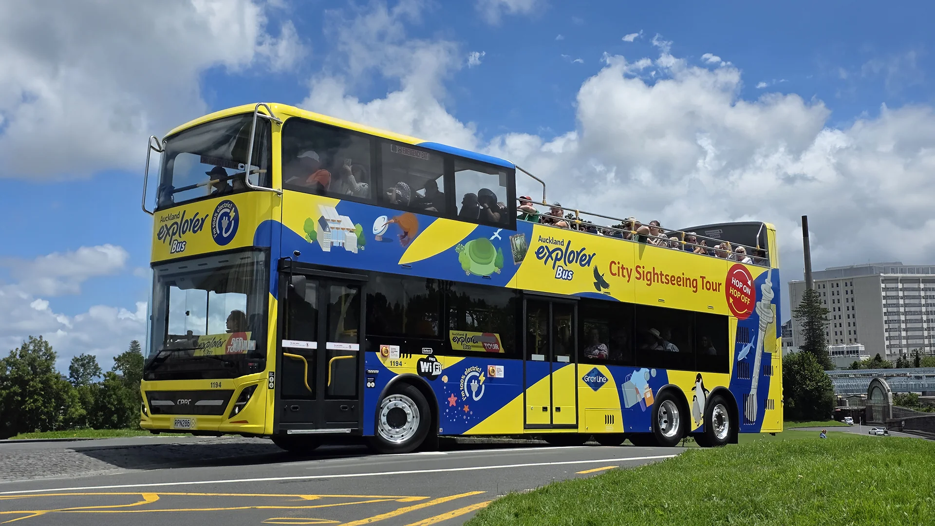 Auckland Hop-on Hop-off Bus Explorer in Auckland, New Zealand